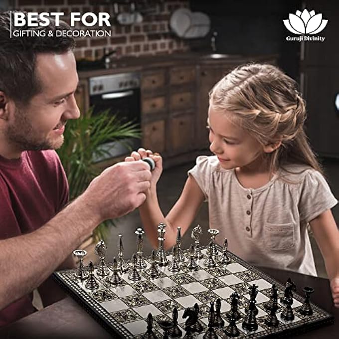 rayihni COLLECTIBLE TRIBAL WARLI ART BRASS CHESS SET IN LEATHER STORAGE BOX. (12 X 12 IN) - Image 5